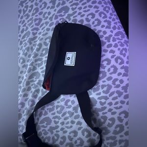 Screwball black belt bag